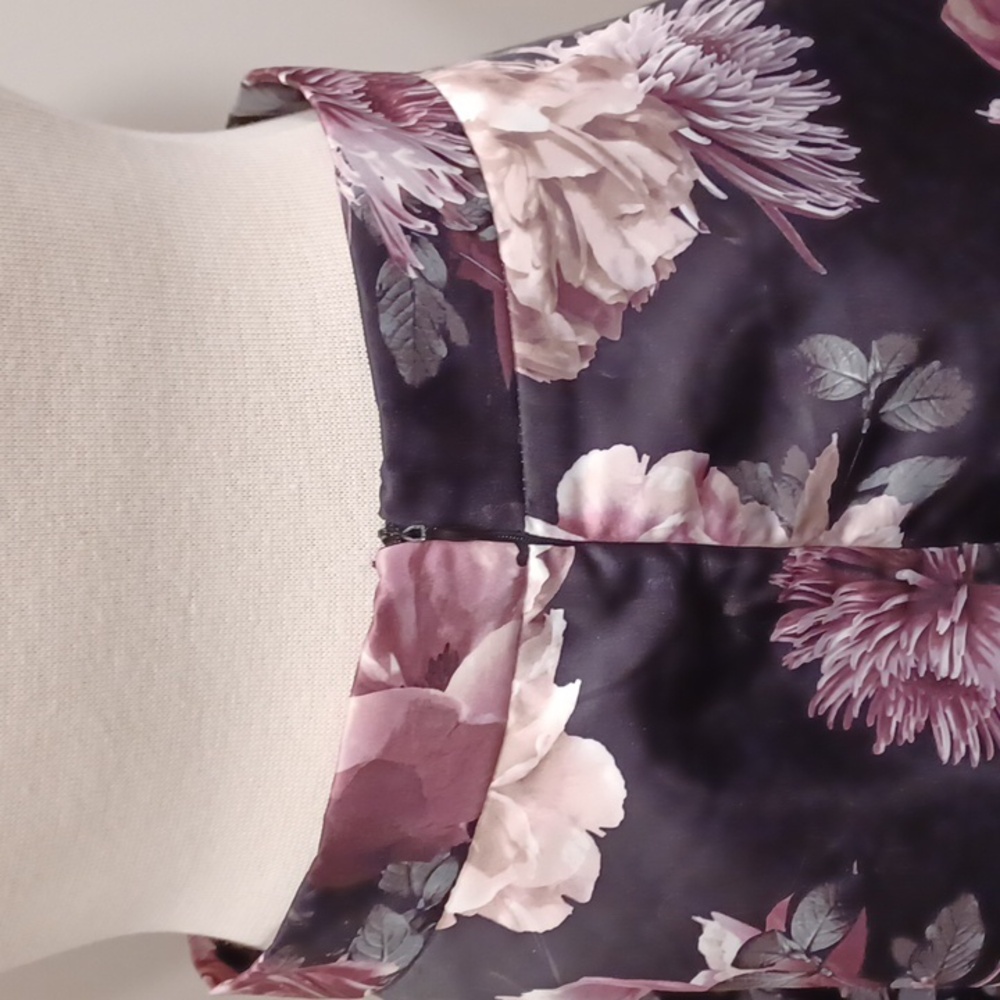 Le Chateau Floral Satin & Crinoline Circle Skirt- Sz. 10 - Picture 8 of 11